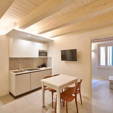 Apartmentsgarda - Residenza Mercanti Exterior foto