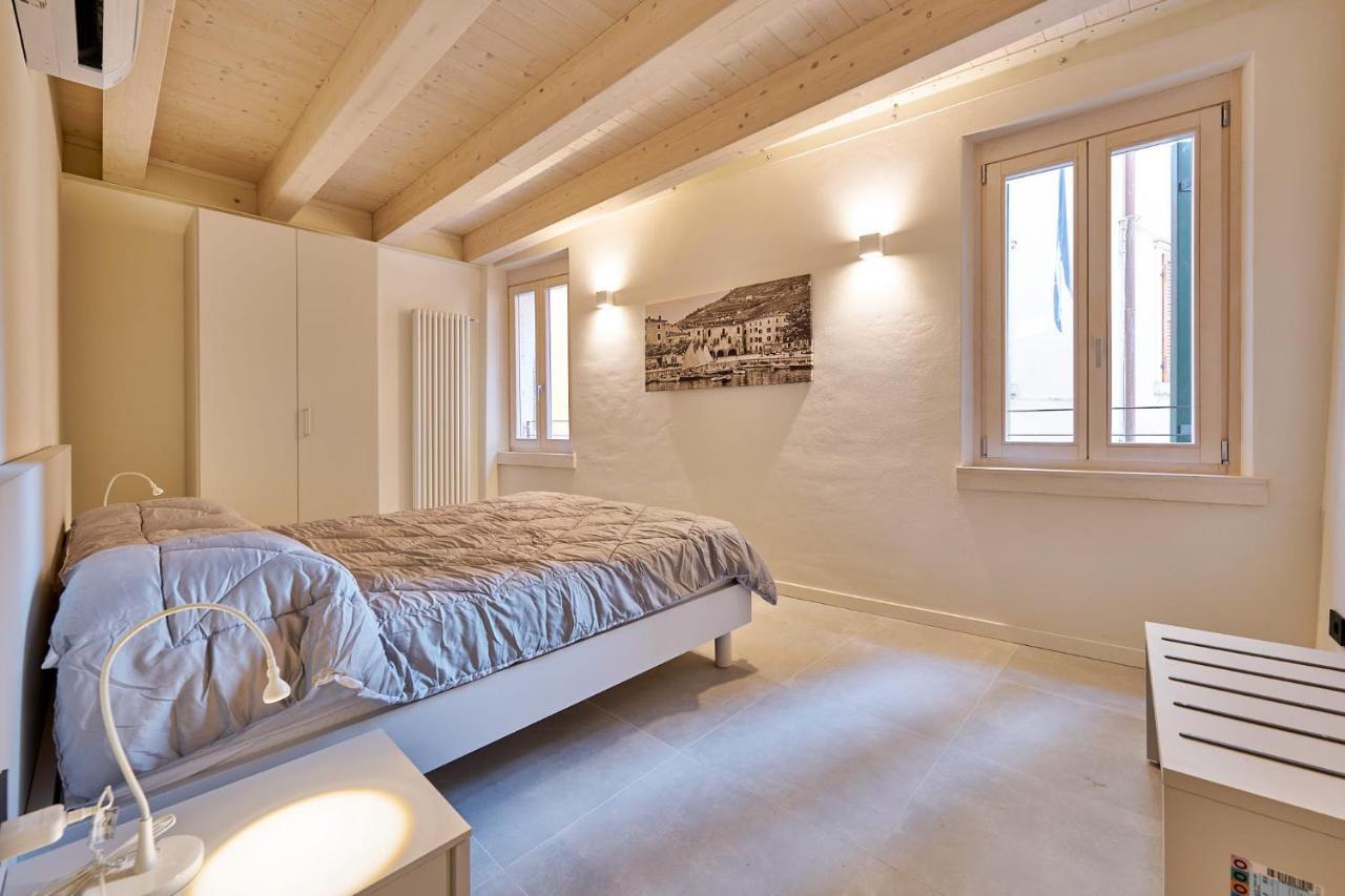 Apartmentsgarda - Residenza Mercanti Apartment
